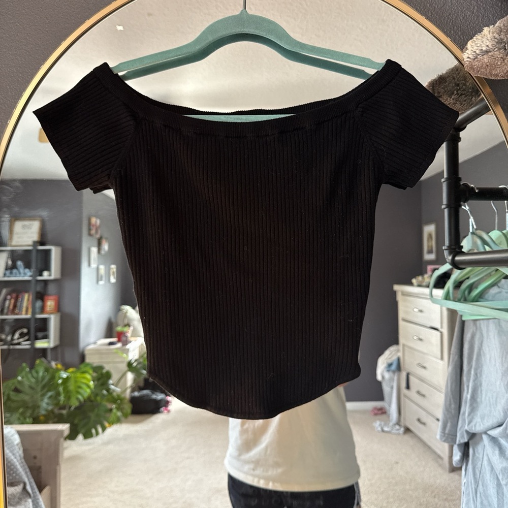 Garage front longer than back | off shoulder rib top | with short sleeves